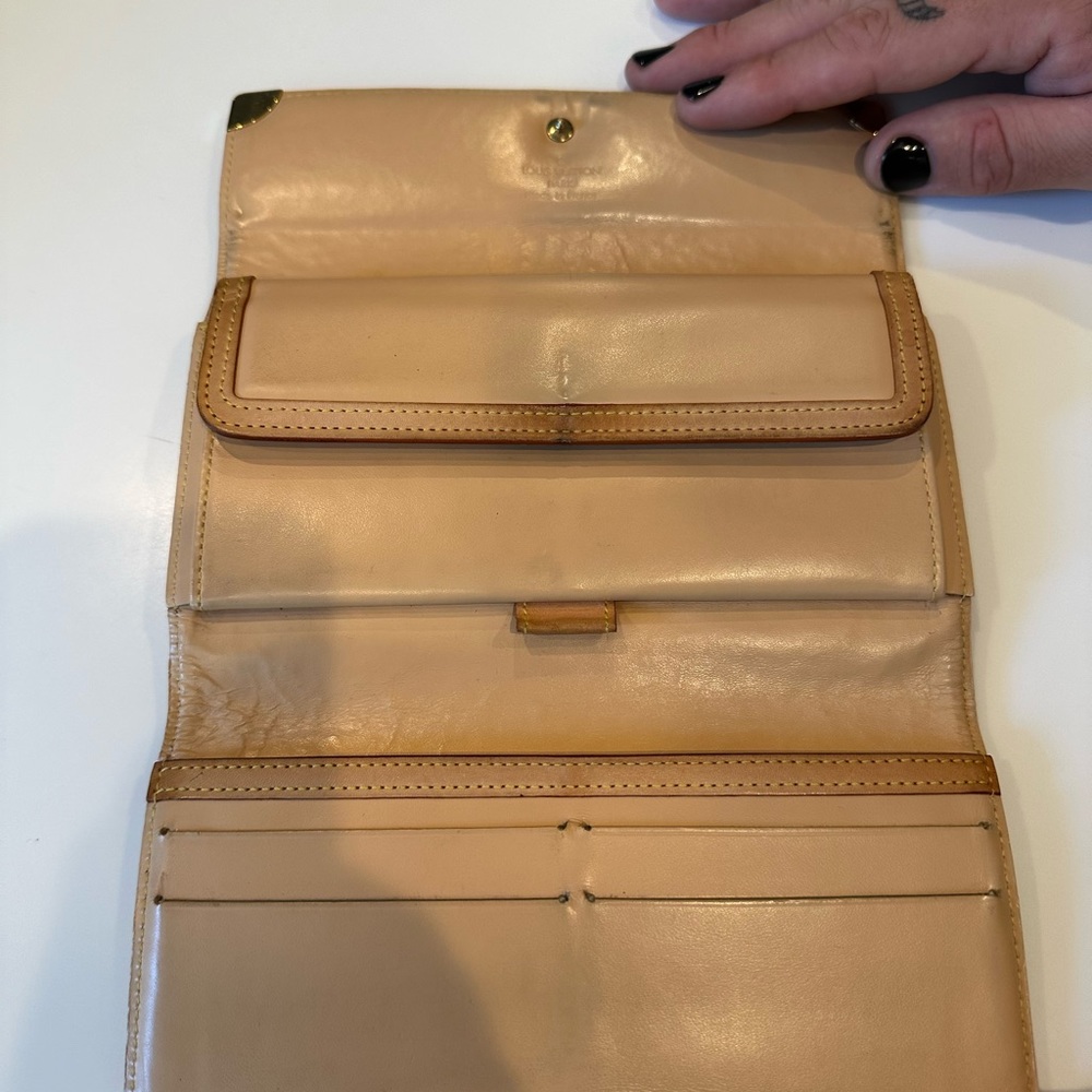 Louis Vuitton Takashi Murakami Rainbow Monogram Sarah Wallet - Picture 4 of 15